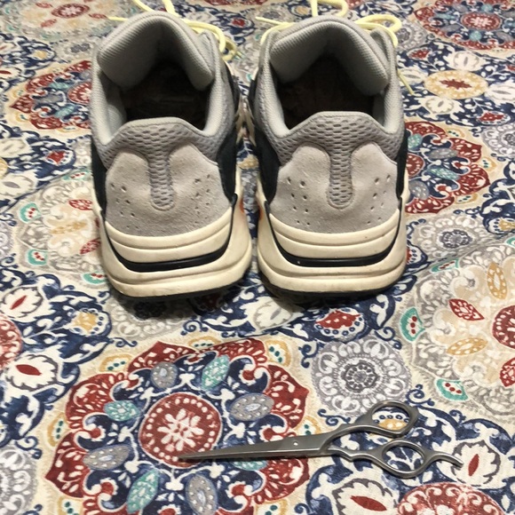 700 - Picture 3 of 5